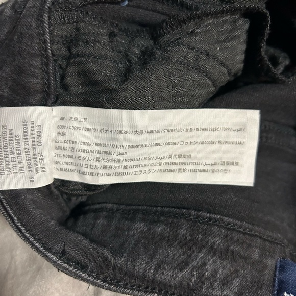 Hollister Curvy Ultra High-Rise Black Denim Shorts Size 0 - Picture 4 of 4